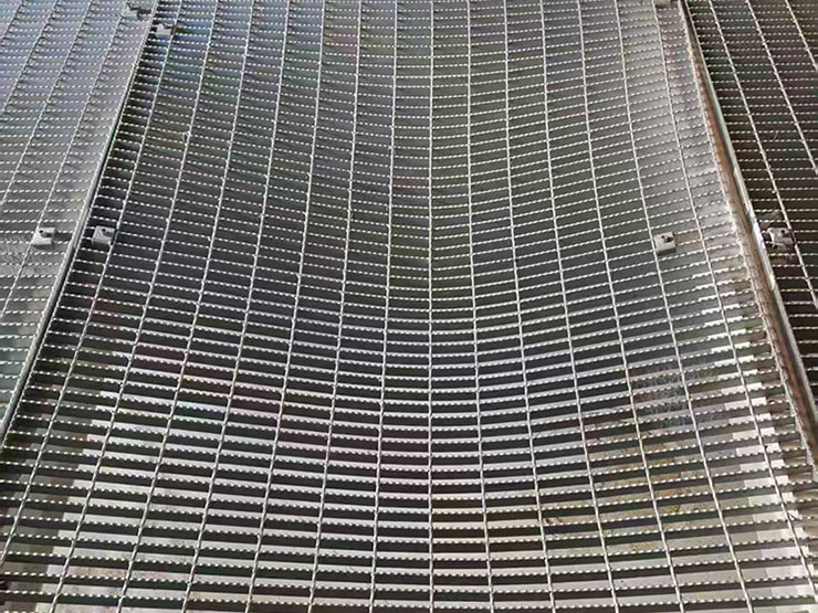 TANK Brand Steel Grating Demonstrates Exceptional Toughness Under Extreme Conditions